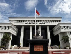 Mahkamah Agung Tolak Kasasi JPU Kejari Mimika, Johanne Rettob dan Silvi Herawaty Bebas