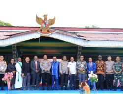 Kapolda Papua Mathius Fakhiri Hadiri Kebaktian Kebangkitan Rohani Menuju Pilkada Damai 2024 di Waropen