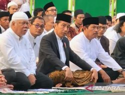 Presiden Joko Widodo Salat Idul Adha 1445 Hijriah di Simpanglima Semarang, Jawa Tengah