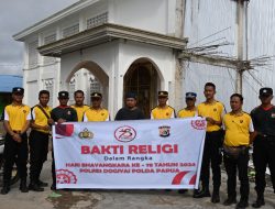 Polres Dogiyai Bersihkan Tempat Ibadah Menyambut Hari Bhayangkara ke-78 Tahun 2024