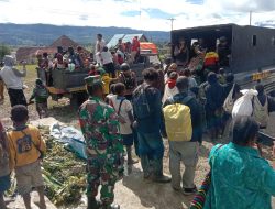 Seribu Lebih Pengungsi Korban Konflik TNI-Polri dan TPNPB OPM Tinggalkan Paroki Salib Suci Madi Paniai