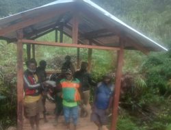 Pemerintah Kampung Idakotu Gelontorkan Rp 32 Juta Lebih Untuk Bangun Jembatan Titian