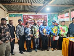 Paslon Bupati-Wakil Bupati Yudas Tebai-Yuliten Anouw Didampingi Parpol Pengusung dan Simpatisan Daftar di KPU Kabupaten Dogiyai
