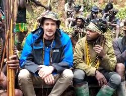 Panglima OPM Ndugama Egianus Kogoya Segera Bebaskan Pilot Asal Selandia Baru Mark Mehrtens