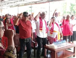 Hadiri Peresmian Posko Nuhufit for Joel, John Rettob: “Saya dan Pak Emanuel Kemong Sayang Mimika”