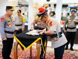 Kapolri Sigit Prabowo Resmi Lantik Petrus Renwarin Kapolda Papua Gantikan Mathius Derek Fakhiri