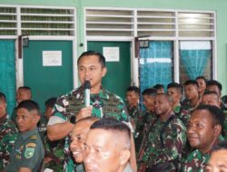 Marsen Sinaga Berikan Pengarahan di Hadapan Ratusan Peserta Dalam Rangkaian Pelaksanaan Pilkada di Biak Numfor