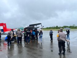 Distribusi Kotak Suara dan Logistik ke Sejumlah Distrik di Pilkada Yahukimo Melalui Jalur Udara dan Sungai