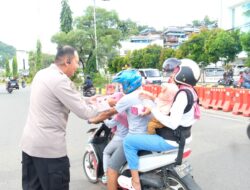 Hubungan Masyarakat Kepolisian Daerah Papua Berbagi Takjil Bersama Duta Humas dan Wartawan