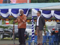 Bupati Kabupaten Mimika John Rettob Pimpin Apel Perdana Bersama Aparatur Sipil Negara