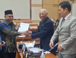 Praktisi Hukum Petrus Bala Pattyona Serahkan Sejumlah Masukan Dalam Revisi KUHAP ke DPR RI