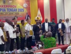 Gubernur Meki Fritz Nawipa Minta KONI Papua Tengah Berguru Pada Spirit Mutiara Hitam