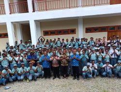 Asisten II Setda Tolikara Ajak Para Siswa Belajar Tekun Jadi Generasi Hebat dan Berkarakter Injil