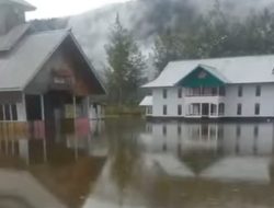 Rumah, Ternak, dan Tanaman Terendam Air, Warga Distrik Topiyai Mengungsi ke Kampung Tetangga