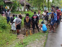 Warga Gotong-royong Bersihkan Drainase Mencegah Jentik Nyamuk Anopheles Penyebab Penyakit Malaria
