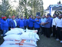 Ones Sampaikan Apresiasi Kepada Masyarakat, Willem Sebut Demokrat Komit Kawal Pembangunan