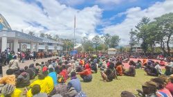 Ribuan Massa Unjuk Rasa Desak Presiden Tarik TNI Non-Organik dari Provinsi Papua Pegunungan