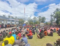 Ribuan Massa Unjuk Rasa Desak Presiden Tarik TNI Non-Organik dari Provinsi Papua Pegunungan
