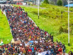 Ribuan Warga Demo di Intan Jaya Desak Presiden Prabowo Tarik Militer Non Organik di Tanah Papua