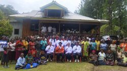 Ketua Gabungan Organisasi Wanita Tolikara Ny Renny Wonda Sosialisasi Program Organisasi di Bokondini