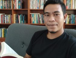 Guru di Antara Cinta dan Diskriminasi