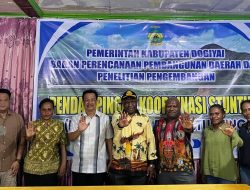 Kepala Bappeda Dogiyai Yakobus Dogomo Wakili Bupati Tebai Buka Penginputan Data Stunting 2025