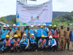 Bupati Dogiyai Yudas Tebai Luncurkan Listrik di Dua Kampung, Kado Istimewa Warga Menyambut Natal