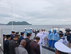 Upacara Tabur Bunga di Dermaga Porasko Dalam Rangka Hari Dharma Samudera Tahun 2026
