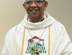 Uskup Mantan Pastor Paroki Imaculata Mowanemani Dogiyai Mgr Paskalis Bruno Syukur Undur Diri