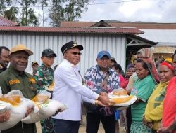 Bupati Tabuni Larang Pria Dewasa Kabupaten Puncak ke Timika Guna Mencegah Konflik Terulang