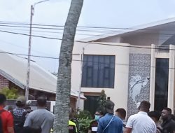 Polisi Tangkap Demonstran Saat Aksi Bisu di Depan Gereja Katedral Fransiskus Xaverius Merauke