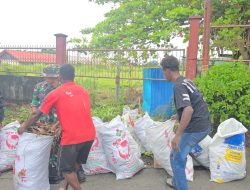 Korem Praja Wira Yakthi, Warga, dan Mahasiswa Bersihkan Lingkungan di Padang Bulan Abepura