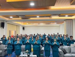 Ketua TP PKK Mimika Ny Suzy Rettob Ajak Jajarannya Memulai Pelayanan dengan Doa dan Komitmen