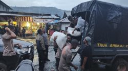 Ketua Umum Bhayangkari Ny Juliati Sigit Prabowo Salurkan Bantuan untuk Korban Kebakaran di Tolikara