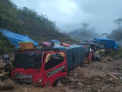 Banjir Menerjang Wilayah Yalimo, Jalur Trans-Papua Jayapura–Wamena Terputus: Satu Unit Truk Hanyut