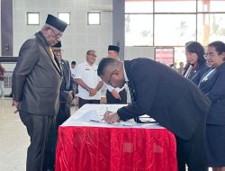 Bupati John Rettob Lantik Ratusan Pejabat di Pemkab Mimika, Berikut Daftar Nama Pejabat Baru
