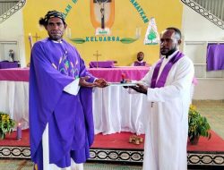 Akhiri Tugas di Paroki Titigi, RD Tuwipapa Pito Bunai, Pr Jadi Pastor Paroki Keluarga Kudus Apouwo