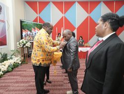 Wakili Gubernur John Tabo, Asisten II Elai Lantik Pengurus dan Pengawas Koperasi Papua Pegunungan