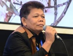 Sikap Kritis Atas Ekses Digital