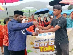 Pemkab Tolikara Bagikan Takjil untuk Umat Muslim Wujud Dukungan dan Toleransi Dalam Heterogenitas