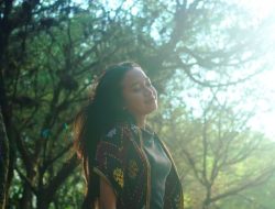 Esai: Keluhuran dalam Intimasi Tubuh Menyusu Ayah Djenar Melalui Perspektif Sublime Longinus