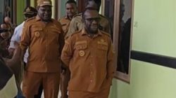 Bupati Deiyai Melkianus dan Wakil Bupati Ayub Pantau Sejumlah Dinas dan Pembangunan Kantor Baru