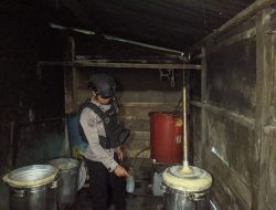 Polres Jayapura Gerebek Lokasi Produksi Minuman Keras Oplosan di Kawasan Jalan Polomo, Sentani