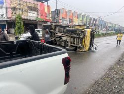 Truk Bak Terbuka Terbalik di Jalan Raya Abepura–Sentani, Begini Nasib 19 Orang Penumpang