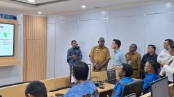 Wakil Presiden Gibran Beri Catatan Penguatan Layanan Aduan Saat Kunjungi Command Center