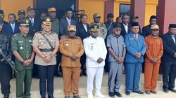 Bupati Kabupaten Dogiyai Yudas Tebai Pimpin Apel Peringatan Hari Otonomi Daerah ke-30 Tahun 2026