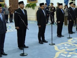 Presiden Lantik 6 Pejabat Baru Kabinet Merah Putih, Dudung Abdurachman Masuk Kantor Staf Presiden