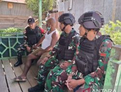 Satgas Batalyon Infanteri Dibyatara Yodha Perkuat Komunikasi dengan Tokoh Masyarakat Karubaga