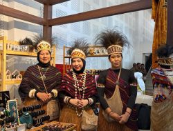 Persit Kartika Chandra Kirana Daerah Cenderawasih Tampilkan Fashion Show Dalam Ajang Kartika Expo