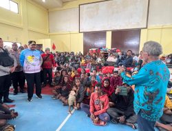 Gubernur Papua Pegunungan John Tabo Minta Pengungsi Wouma Rawat Persaudaraan